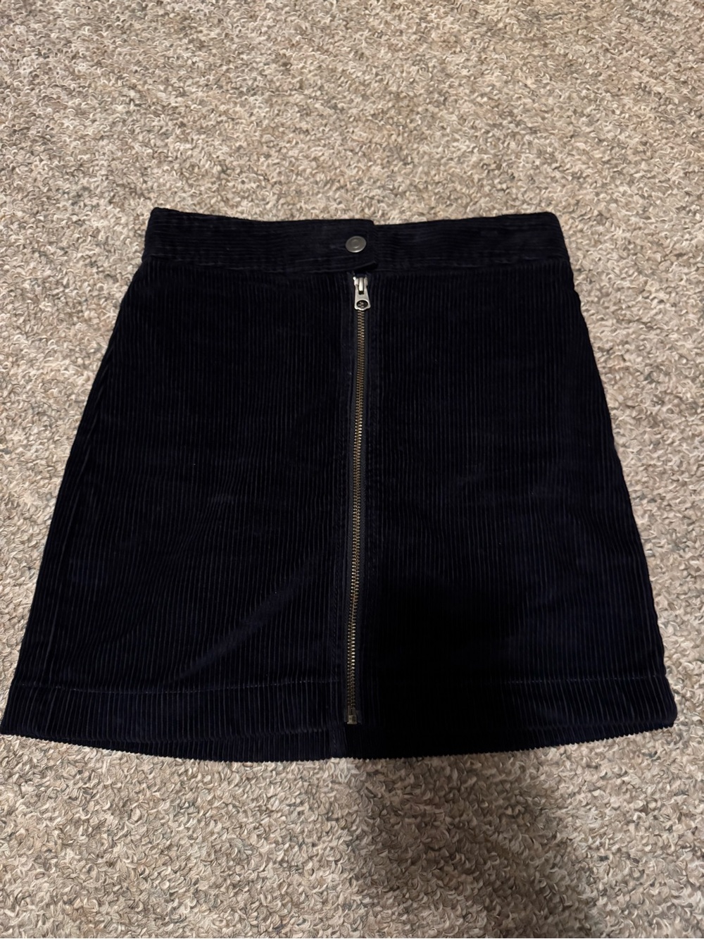 Wilfred Free from Aritzia Navy Blue Corduroy Front Zip Mini Skirt, size 2